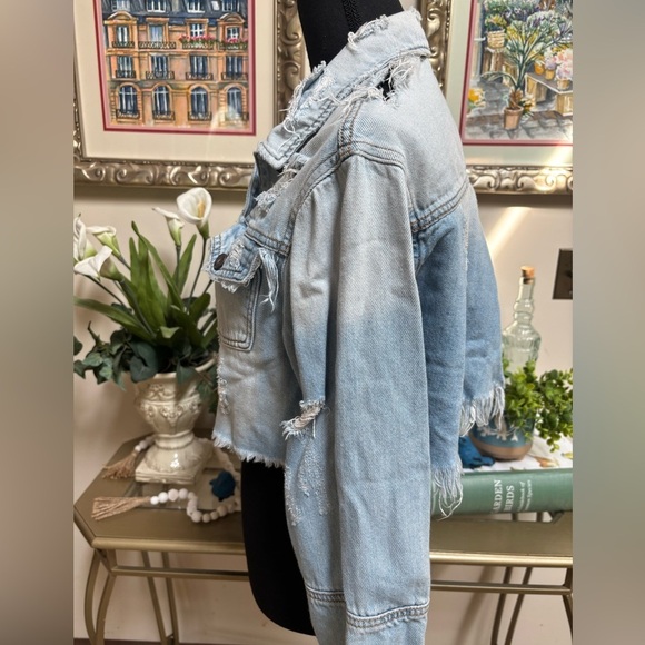 CELLO White Washed Light Blue Denim Cropped Grunge Distressed Ripped Jacket Sz M - Picture 6 of 9